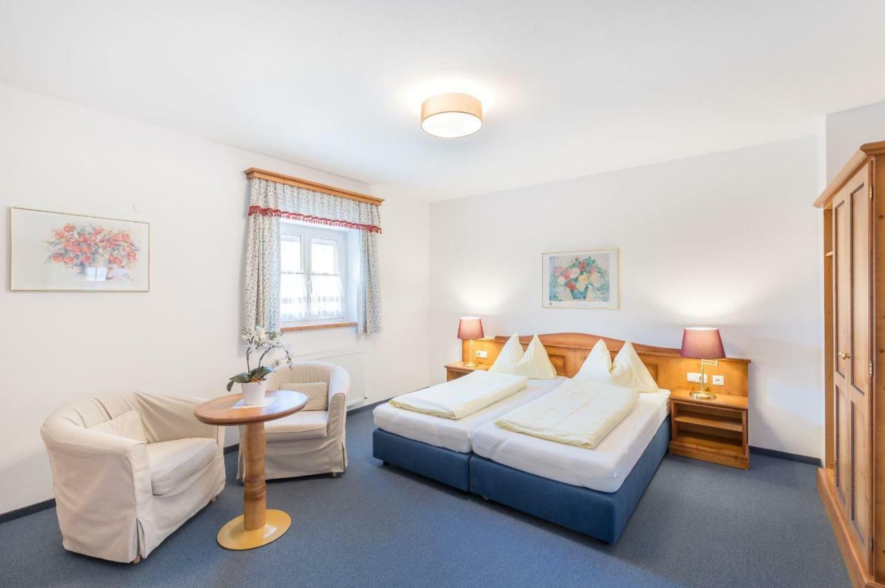 Hotel Garni Noeserlgut Λιντς Εξωτερικό φωτογραφία