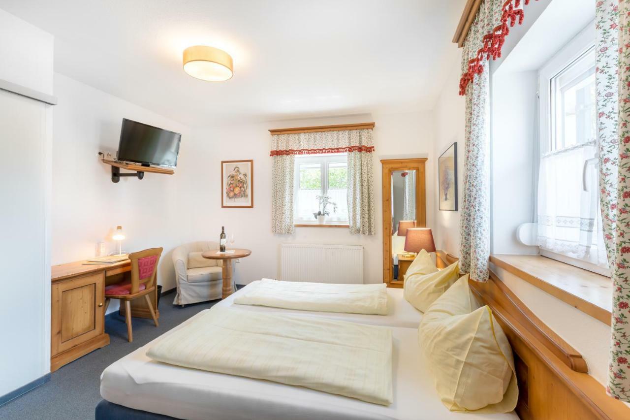 Hotel Garni Noeserlgut Λιντς Εξωτερικό φωτογραφία